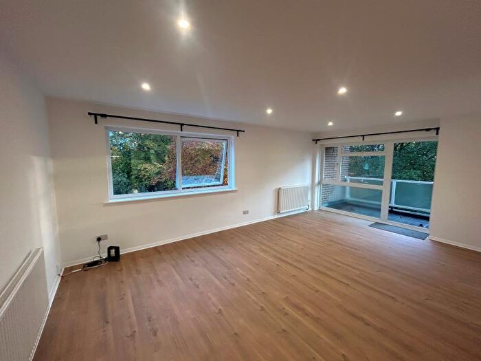 2 Bedroom Apartment To Rent In Warren Road, Guildford, GU1