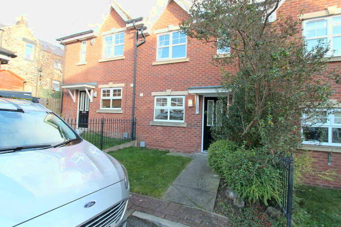 3 Bedroom Town House To Rent In Woolscroft View, Hemingfield, Barnsley, S73