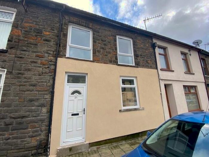 2 Bedroom Apartment To Rent In Pontygwaith, Ferndale, CF43
