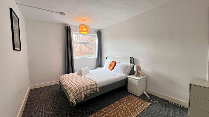 2 Bedroom Flat To Rent In Downs Road, Luton, LU1