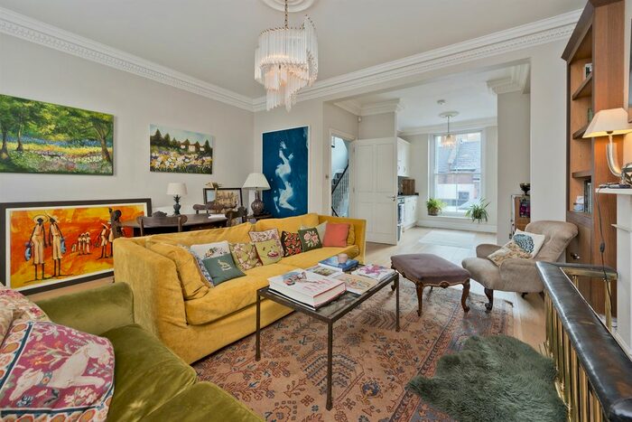 3 Bedroom Flat To Rent In Westbourne Park Road, London, W2