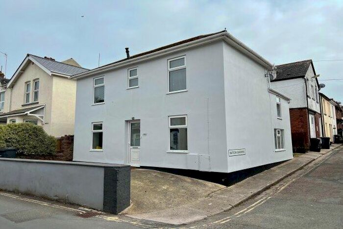 2 Bedroom Flat To Rent In St. Michaels Road, Paignton, TQ4