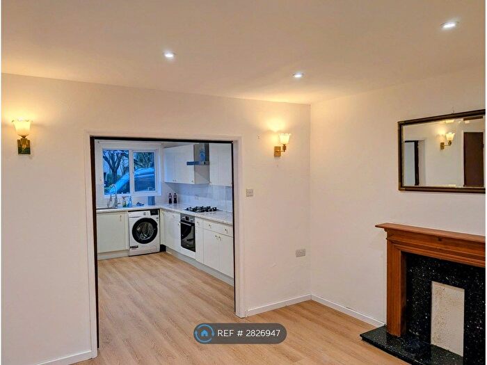 3 Bedroom Semi-Detached House To Rent In Woodruff Avenue, Milton Keynes, MK14