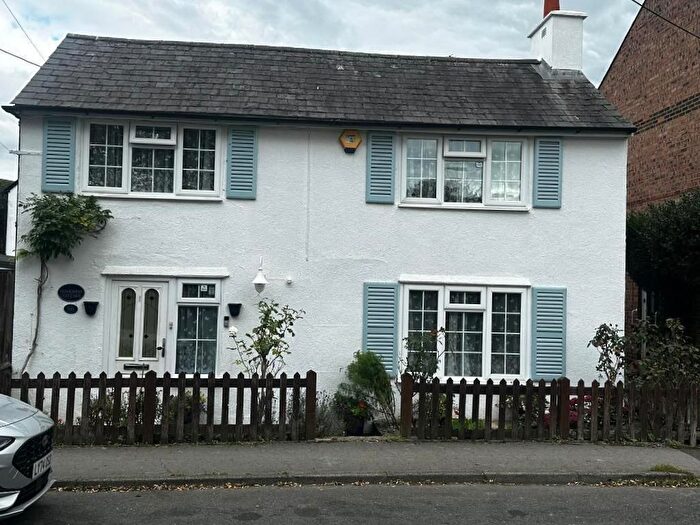 3 Bedroom Detached House For Sale In Station Road, Halstead, Sevenoaks, Kent, TN14