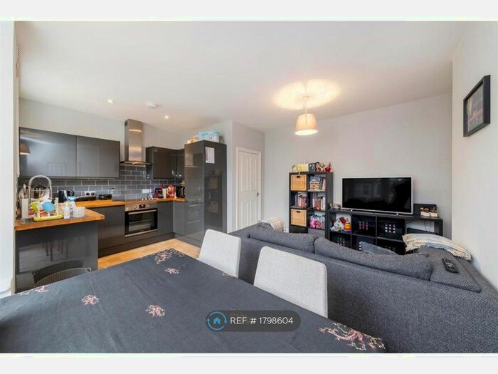 2 Bedroom Flat To Rent In Northfields, London, W5