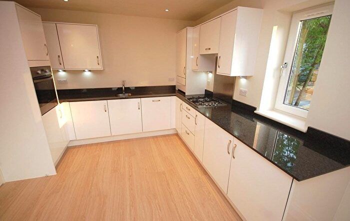 2 Bedroom Apartment To Rent In Alric Avenue, KT3