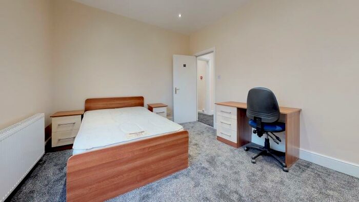 10 Bedroom Terraced House To Rent In Bainbrigge Road, Headingley, Leeds, LS6