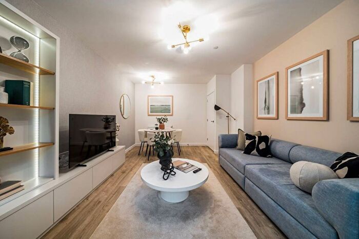 3 Bedroom Flat For Sale In Southall Grove, Southall, UB1
