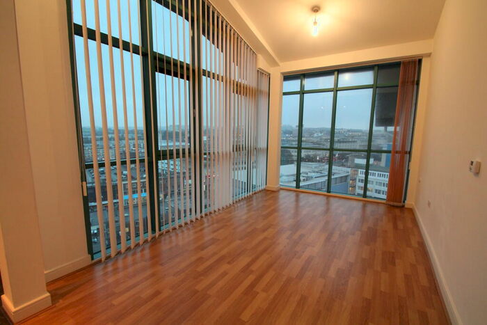 1 Bedroom Apartment To Rent In Ocean Crescent, Plymouth *Zero Deposit Guarantee Available*, PL1