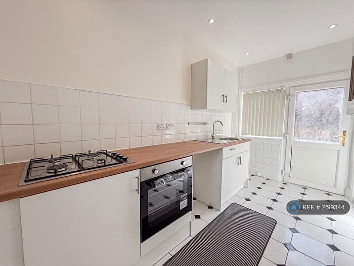 2 Bedroom Flat To Rent In The Avenue, Blythe Bridge, Stoke-On-Trent, ST11