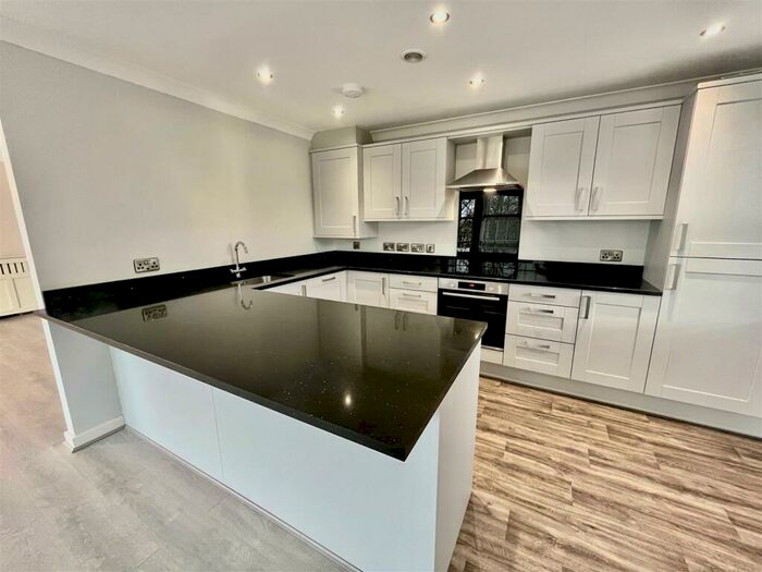 2 Bedroom Apartment To Rent In Ashfield Court, Low Fell, NE9