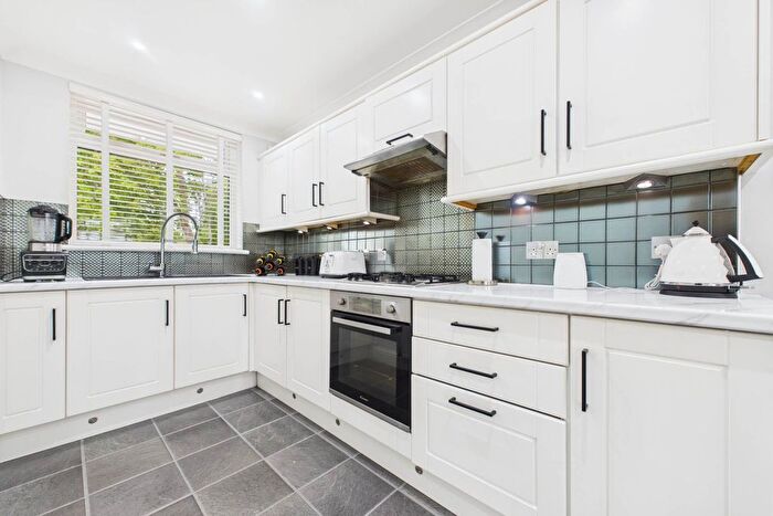 3 Bedroom End Of Terrace House For Sale In Yarrow Crescent, Wishaw, ML2