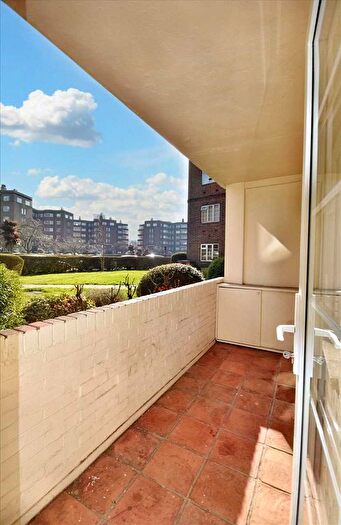 2 Bedroom Flat To Rent In Chiswick Village, Chiswick, Chiswick, W4