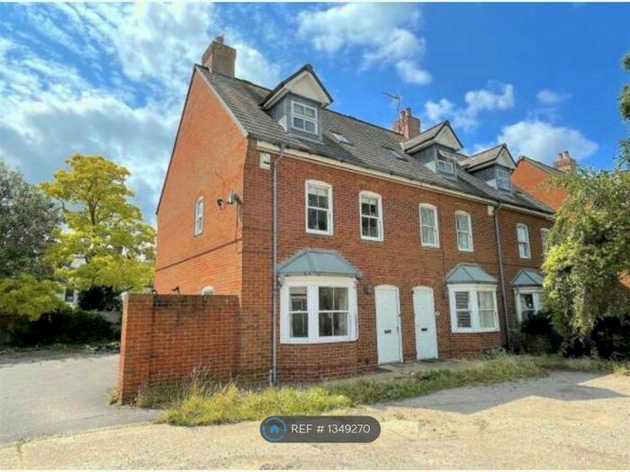 4 Bedroom Semi-Detached House To Rent In Elgar Bretts Court, Canterbury, CT1