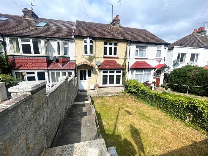 3 Bedroom Terraced House To Rent In Purbeck Road, Chatham, ME4