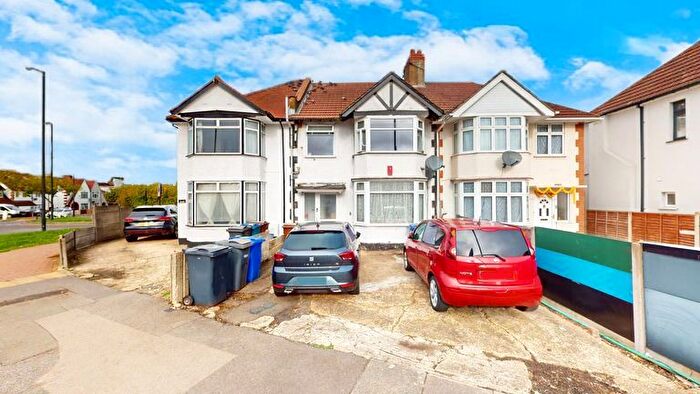 1 Bedroom Flat For Sale In Eastcote Lane, Harrow, HA2