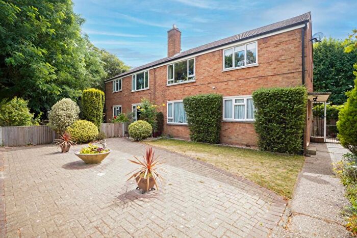 2 Bedroom Maisonette For Sale In Lawrie Park Avenue, Sydenham, London, SE26