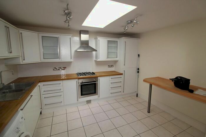 2 Bedroom Flat To Rent In Knyveton Road, Bournemouth, BH1