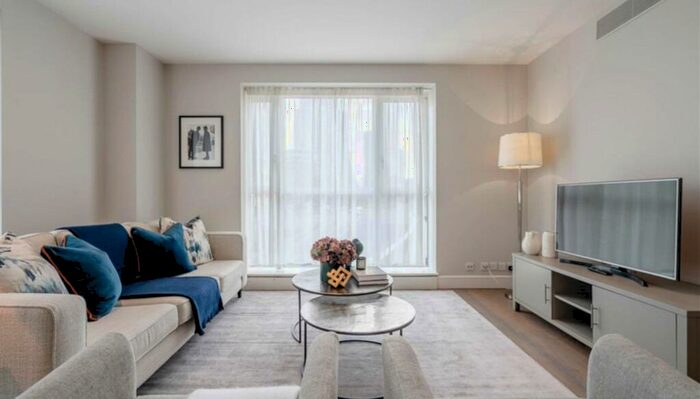 2 Bedroom Flat To Rent In Circus Apartments, Canary Wharf, London, E14