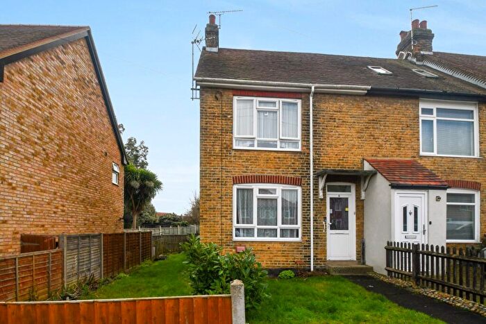 3 Bedroom End Of Terrace House For Sale In Quinnell Street, Rainham, Gillingham, ME8