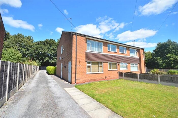 2 Bedroom Apartment To Rent In Stapleford Close, Sale, M33