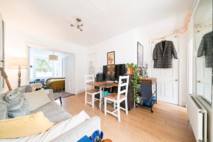 1 Bedroom Flat To Rent In Aldebert Terrace, London, SW8