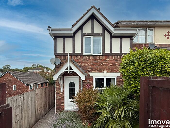 3 Bedroom End Terrace House For Sale In Woburn Close, Paignton, TQ3