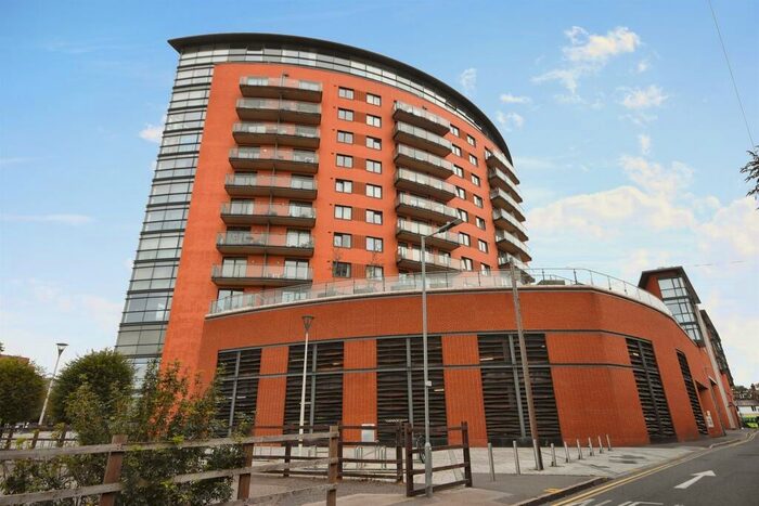 2 Bedroom Flat For Sale In Viaduct Road, Chelmsford, CM1