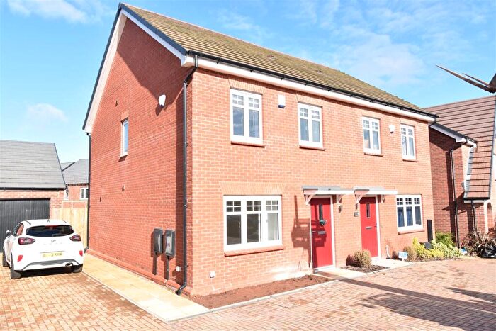 2 Bedroom House To Rent In The Dovecote, Warwick, CV34