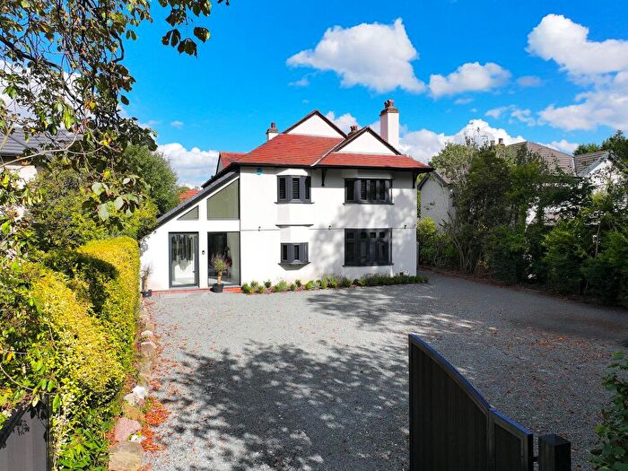 5 Bedroom Detached House For Sale In Brooklands Road, Sale, M33