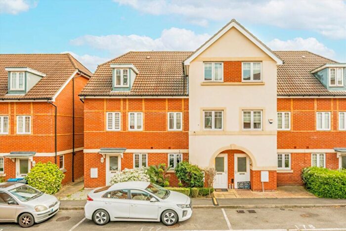 3 Bedroom House For Sale In Schoolgate Drive, Wimbledon, SM4