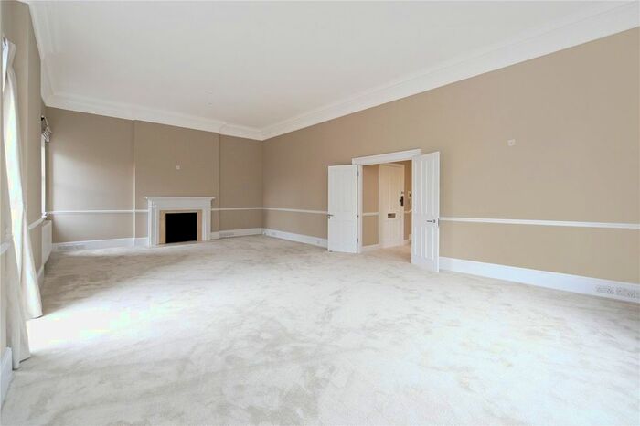 2 Bedroom Property To Rent In Addison Road, London W14