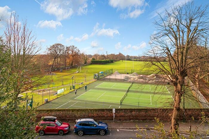 2 Bedroom Flat For Sale In Church Grove, Hampton Wick, KT1