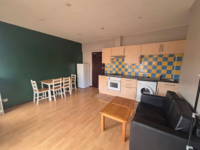 1 Bedroom Flat To Rent In A Hazelbury Crescent, Luton, LU1