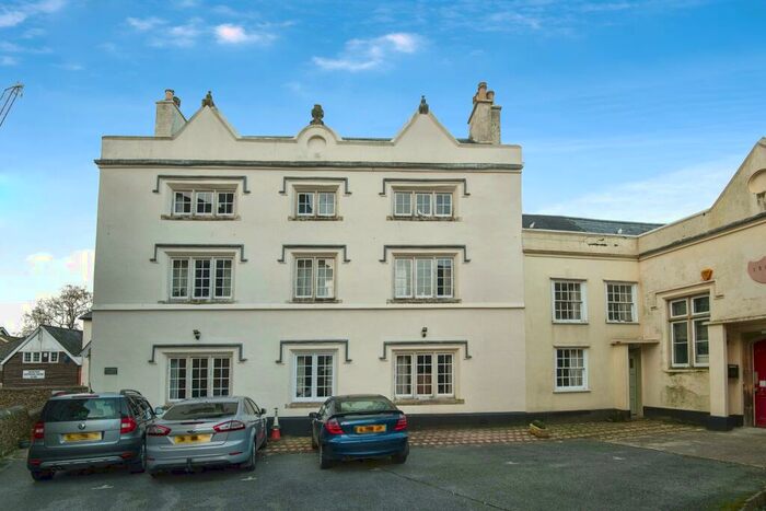 2 Bedroom Terraced House To Rent In Graystones Court, EX14