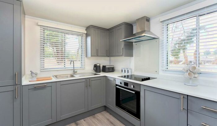 Studio To Rent In Columbia Drive, Worthing, BN13