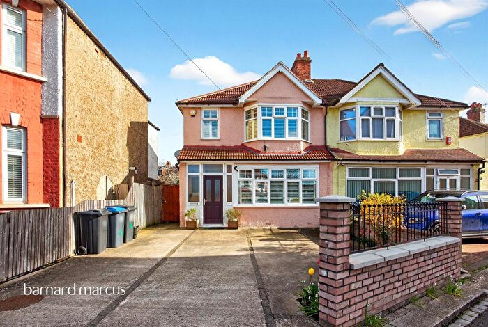 3 Bedroom Semi Detached House For Sale In Broughton Road, Thornton Heath, CR7