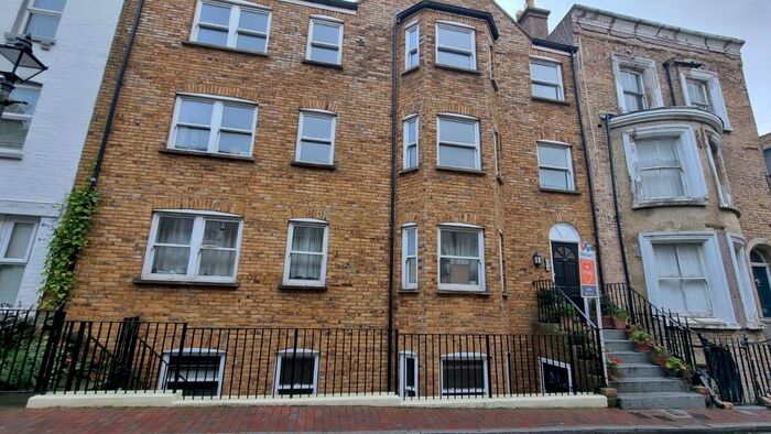 2 Bedroom Flat To Rent In Addington Street, Ramsgate, CT11