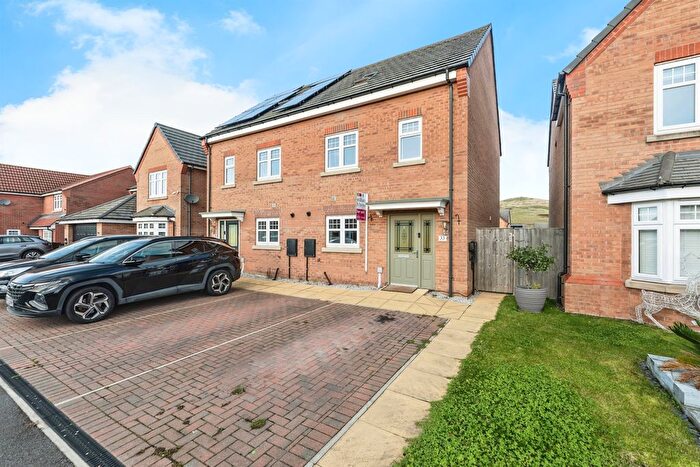 3 Bedroom Semi-Detached House For Sale In Princes Drive, Pontefract, WF8