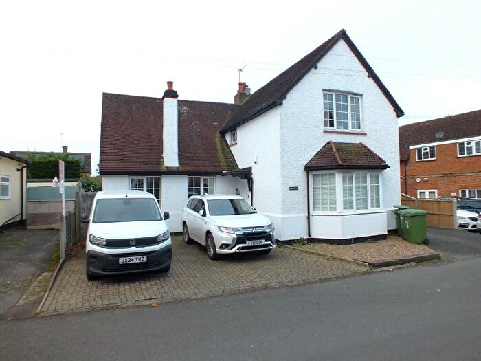 2 Bedroom Ground Maisonette To Rent In Eastwick Road, KT23