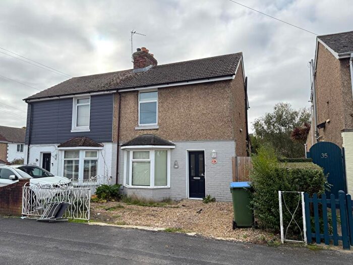 2 Bedroom Semi Detached House For Sale In Alders Road, Fareham, Hampshire, PO16
