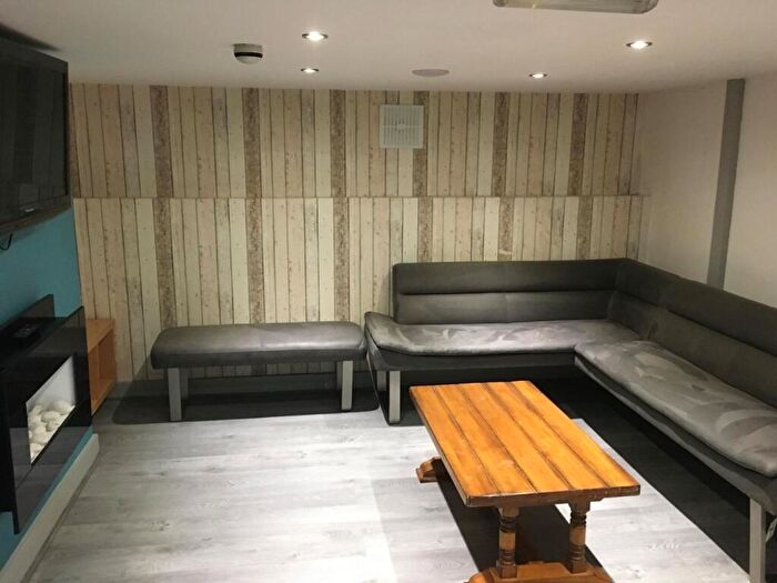 7 Bedroom House To Rent In Brunswick Road Gatley, Manchester, M20