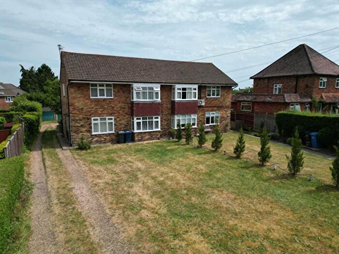 2 Bedroom Flat For Sale In Berkeley Avenue, Chesham, HP5