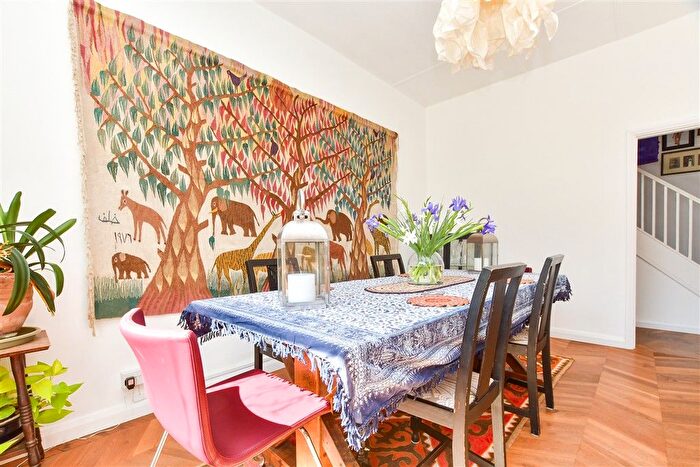 3 Bedroom Detached House For Sale In Dovers Green Road, Reigate, Surrey, RH2