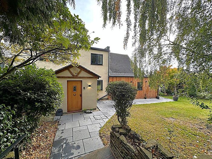 3 Bedroom Detached House For Sale In Wentworth Road, Thorpe Hesley, S61