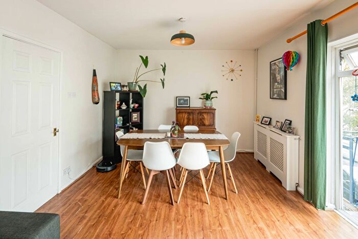 3 Bedroom Flat For Sale In Shenley Road, Camberwell, SE5