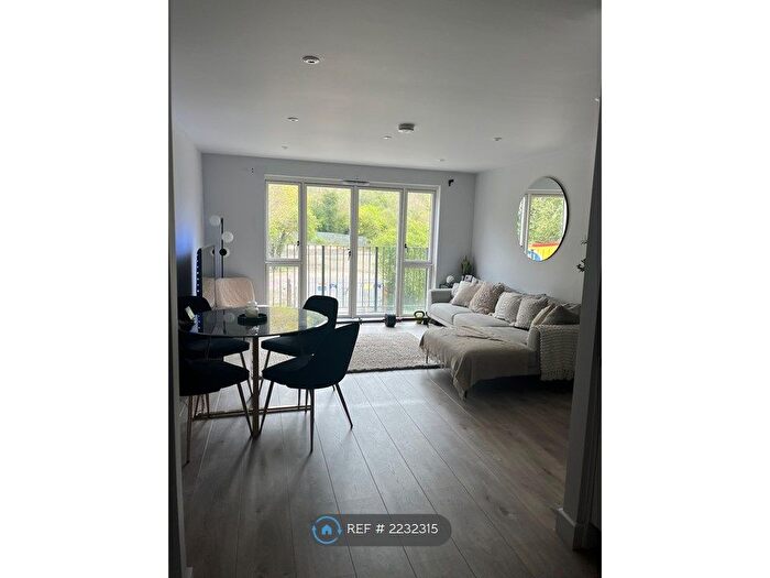 2 Bedroom Flat To Rent In Viceroy House, Kenley, CR8