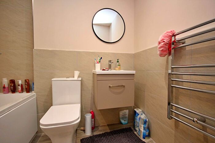 2 Bedroom Flat To Rent In City Road, Manchester, M15