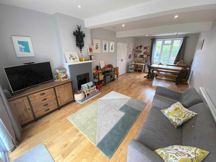 4 Bedroom Semi-Detached House To Rent In Balmoral Drive, Borehamwood, WD6