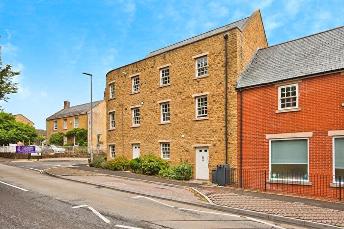 1 Bedroom Flat For Sale In Bere Court, Crewkerne, TA18